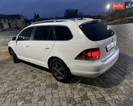 Белый Фольксваген Гольф, объемом двигателя 1.97 л и пробегом 294 тыс. км за 8000 $, фото 2 на Automoto.ua