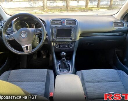 Білий Фольксваген Гольф, об'ємом двигуна 1.6 л та пробігом 381 тис. км за 8000 $, фото 8 на Automoto.ua
