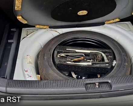 Белый Фольксваген Гольф, объемом двигателя 1.6 л и пробегом 256 тыс. км за 7550 $, фото 3 на Automoto.ua