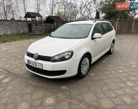 Білий Фольксваген Гольф, об'ємом двигуна 1.6 л та пробігом 348 тис. км за 7900 $, фото 7 на Automoto.ua
