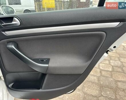 Білий Фольксваген Гольф, об'ємом двигуна 1.6 л та пробігом 348 тис. км за 7900 $, фото 21 на Automoto.ua