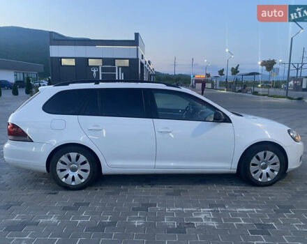 Белый Фольксваген Гольф, объемом двигателя 1.6 л и пробегом 300 тыс. км за 6100 $, фото 4 на Automoto.ua