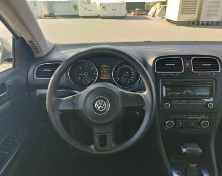 Белый Фольксваген Гольф, объемом двигателя 1.6 л и пробегом 241 тыс. км за 7999 $, фото 1 на Automoto.ua