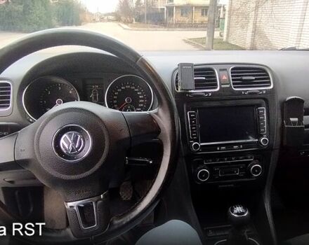 Белый Фольксваген Гольф, объемом двигателя 1.6 л и пробегом 243 тыс. км за 7900 $, фото 4 на Automoto.ua