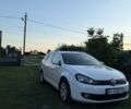 Белый Фольксваген Гольф, объемом двигателя 1.6 л и пробегом 252 тыс. км за 8000 $, фото 2 на Automoto.ua