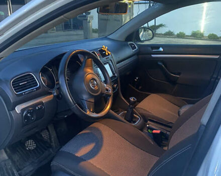 Белый Фольксваген Гольф, объемом двигателя 1.6 л и пробегом 300 тыс. км за 6100 $, фото 6 на Automoto.ua