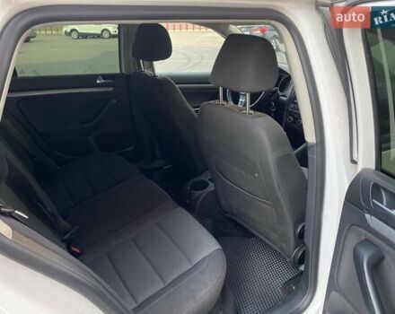 Белый Фольксваген Гольф, объемом двигателя 1.6 л и пробегом 289 тыс. км за 6350 $, фото 12 на Automoto.ua