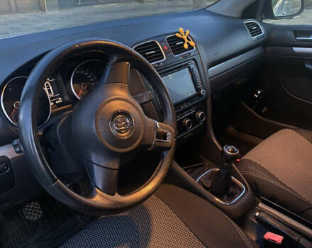 Белый Фольксваген Гольф, объемом двигателя 1.6 л и пробегом 300 тыс. км за 6100 $, фото 7 на Automoto.ua