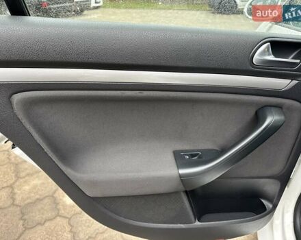 Білий Фольксваген Гольф, об'ємом двигуна 1.6 л та пробігом 348 тис. км за 7900 $, фото 17 на Automoto.ua