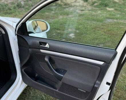 Белый Фольксваген Гольф, объемом двигателя 1.6 л и пробегом 252 тыс. км за 8000 $, фото 19 на Automoto.ua