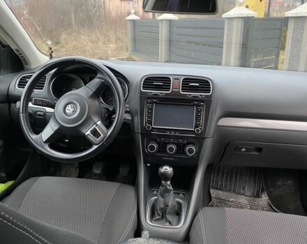 Белый Фольксваген Гольф, объемом двигателя 1.6 л и пробегом 240 тыс. км за 6100 $, фото 7 на Automoto.ua