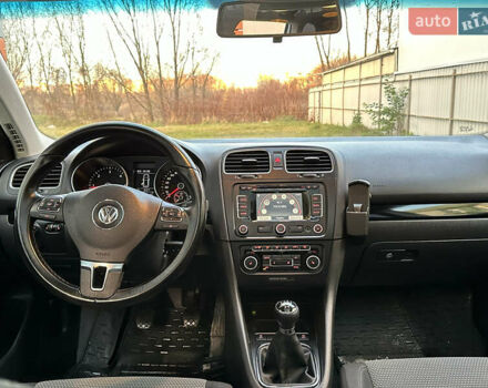 Білий Фольксваген Гольф, об'ємом двигуна 1.6 л та пробігом 241 тис. км за 7650 $, фото 22 на Automoto.ua