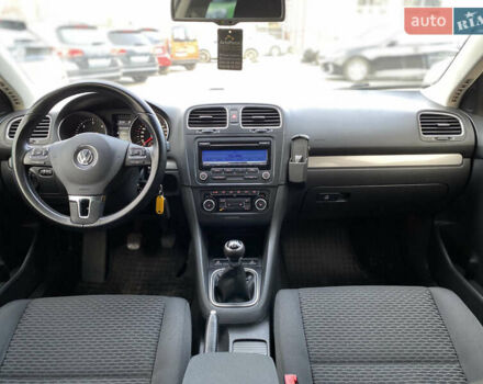 Белый Фольксваген Гольф, объемом двигателя 1.6 л и пробегом 220 тыс. км за 7099 $, фото 30 на Automoto.ua