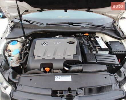 Белый Фольксваген Гольф, объемом двигателя 1.97 л и пробегом 329 тыс. км за 8250 $, фото 14 на Automoto.ua