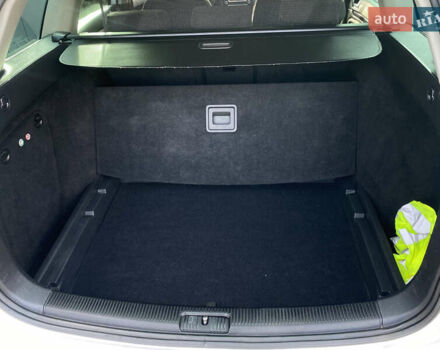 Білий Фольксваген Гольф, об'ємом двигуна 1.6 л та пробігом 235 тис. км за 9100 $, фото 51 на Automoto.ua