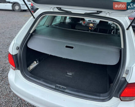 Белый Фольксваген Гольф, объемом двигателя 1.6 л и пробегом 279 тыс. км за 6950 $, фото 17 на Automoto.ua