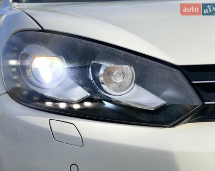 Білий Фольксваген Гольф, об'ємом двигуна 1.6 л та пробігом 235 тис. км за 9100 $, фото 11 на Automoto.ua