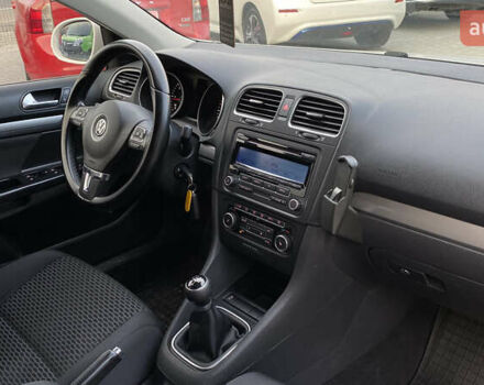 Белый Фольксваген Гольф, объемом двигателя 1.6 л и пробегом 220 тыс. км за 7099 $, фото 32 на Automoto.ua