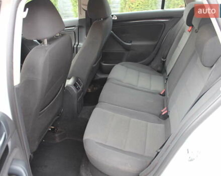 Белый Фольксваген Гольф, объемом двигателя 1.97 л и пробегом 329 тыс. км за 8250 $, фото 8 на Automoto.ua