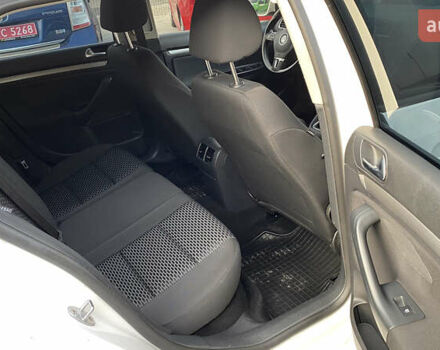 Белый Фольксваген Гольф, объемом двигателя 1.6 л и пробегом 220 тыс. км за 7099 $, фото 51 на Automoto.ua