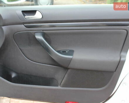 Белый Фольксваген Гольф, объемом двигателя 1.97 л и пробегом 329 тыс. км за 8250 $, фото 12 на Automoto.ua