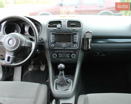 Белый Фольксваген Гольф, объемом двигателя 1.97 л и пробегом 329 тыс. км за 8250 $, фото 9 на Automoto.ua