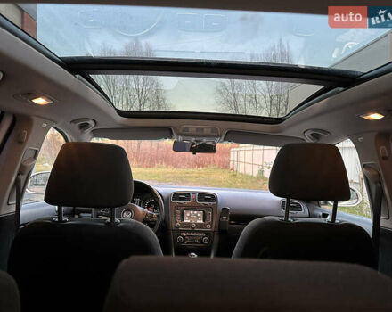 Білий Фольксваген Гольф, об'ємом двигуна 1.6 л та пробігом 241 тис. км за 7650 $, фото 27 на Automoto.ua