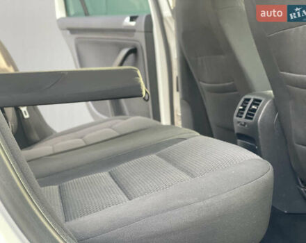 Білий Фольксваген Гольф, об'ємом двигуна 1.6 л та пробігом 235 тис. км за 9100 $, фото 39 на Automoto.ua