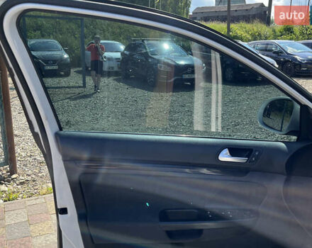 Білий Фольксваген Гольф, об'ємом двигуна 2 л та пробігом 217 тис. км за 8450 $, фото 7 на Automoto.ua