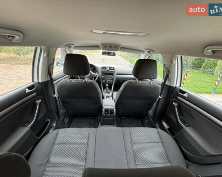 Белый Фольксваген Гольф, объемом двигателя 1.6 л и пробегом 246 тыс. км за 8100 $, фото 8 на Automoto.ua