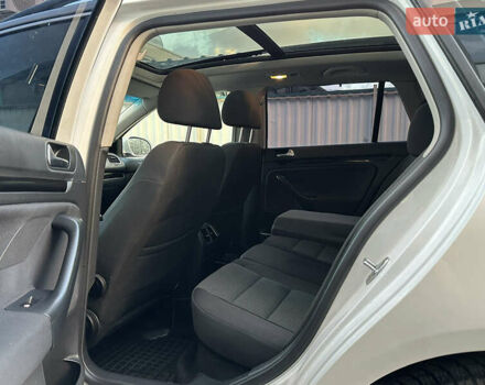 Білий Фольксваген Гольф, об'ємом двигуна 1.6 л та пробігом 241 тис. км за 7650 $, фото 23 на Automoto.ua