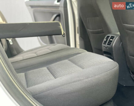 Білий Фольксваген Гольф, об'ємом двигуна 1.6 л та пробігом 235 тис. км за 9100 $, фото 38 на Automoto.ua