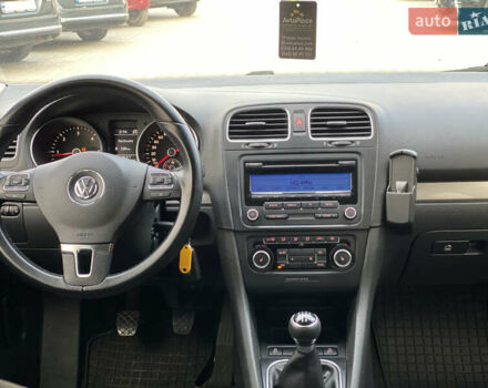Белый Фольксваген Гольф, объемом двигателя 1.6 л и пробегом 220 тыс. км за 7099 $, фото 27 на Automoto.ua