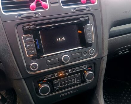 Белый Фольксваген Гольф, объемом двигателя 1.4 л и пробегом 218 тыс. км за 6600 $, фото 4 на Automoto.ua