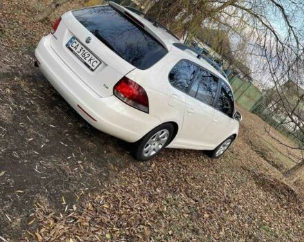 Белый Фольксваген Гольф, объемом двигателя 1.6 л и пробегом 300 тыс. км за 6000 $, фото 1 на Automoto.ua