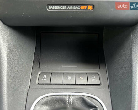 Білий Фольксваген Гольф, об'ємом двигуна 1.6 л та пробігом 215 тис. км за 8600 $, фото 27 на Automoto.ua