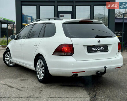 Белый Фольксваген Гольф, объемом двигателя 1.6 л и пробегом 263 тыс. км за 7999 $, фото 3 на Automoto.ua