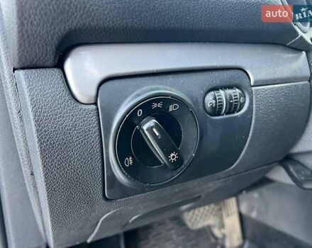 Белый Фольксваген Гольф, объемом двигателя 1.6 л и пробегом 289 тыс. км за 9590 $, фото 17 на Automoto.ua