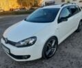 Белый Фольксваген Гольф, объемом двигателя 1.6 л и пробегом 256 тыс. км за 10000 $, фото 1 на Automoto.ua