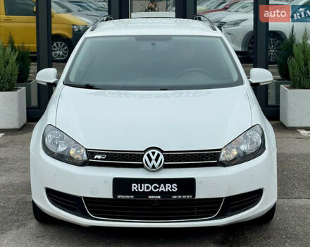 Белый Фольксваген Гольф, объемом двигателя 1.6 л и пробегом 263 тыс. км за 7999 $, фото 1 на Automoto.ua