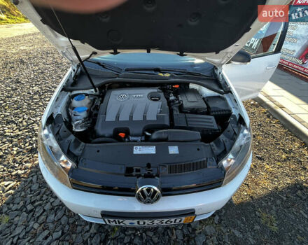 Белый Фольксваген Гольф, объемом двигателя 1.6 л и пробегом 327 тыс. км за 7800 $, фото 22 на Automoto.ua