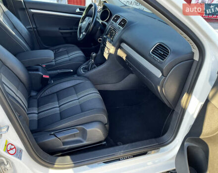 Белый Фольксваген Гольф, объемом двигателя 1.6 л и пробегом 327 тыс. км за 7800 $, фото 11 на Automoto.ua