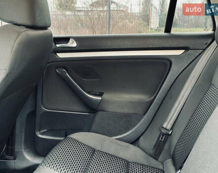 Белый Фольксваген Гольф, объемом двигателя 1.6 л и пробегом 263 тыс. км за 7999 $, фото 12 на Automoto.ua