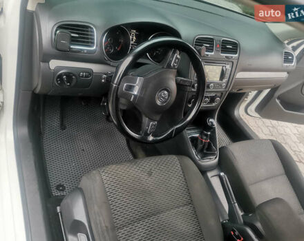 Белый Фольксваген Гольф, объемом двигателя 1.6 л и пробегом 285 тыс. км за 8100 $, фото 25 на Automoto.ua