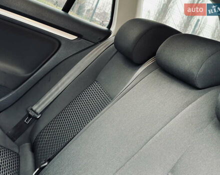 Белый Фольксваген Гольф, объемом двигателя 1.6 л и пробегом 263 тыс. км за 7999 $, фото 13 на Automoto.ua