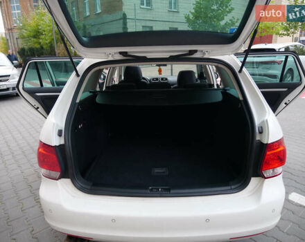 Білий Фольксваген Гольф, об'ємом двигуна 2 л та пробігом 253 тис. км за 9500 $, фото 25 на Automoto.ua