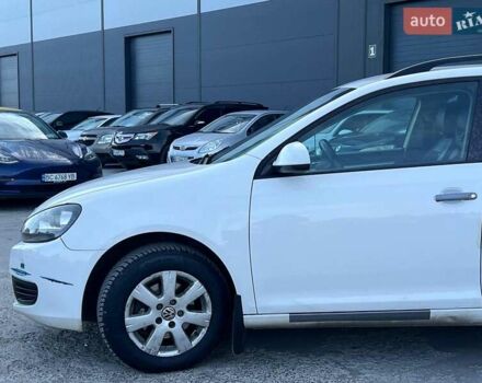 Белый Фольксваген Гольф, объемом двигателя 1.6 л и пробегом 289 тыс. км за 9590 $, фото 1 на Automoto.ua