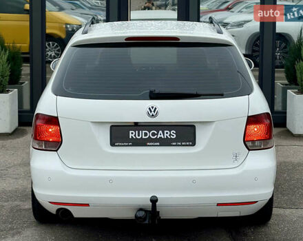 Белый Фольксваген Гольф, объемом двигателя 1.6 л и пробегом 263 тыс. км за 7999 $, фото 4 на Automoto.ua