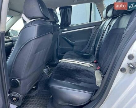 Белый Фольксваген Гольф, объемом двигателя 1.6 л и пробегом 289 тыс. км за 9590 $, фото 28 на Automoto.ua