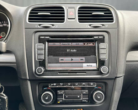 Білий Фольксваген Гольф, об'ємом двигуна 1.6 л та пробігом 215 тис. км за 8600 $, фото 26 на Automoto.ua